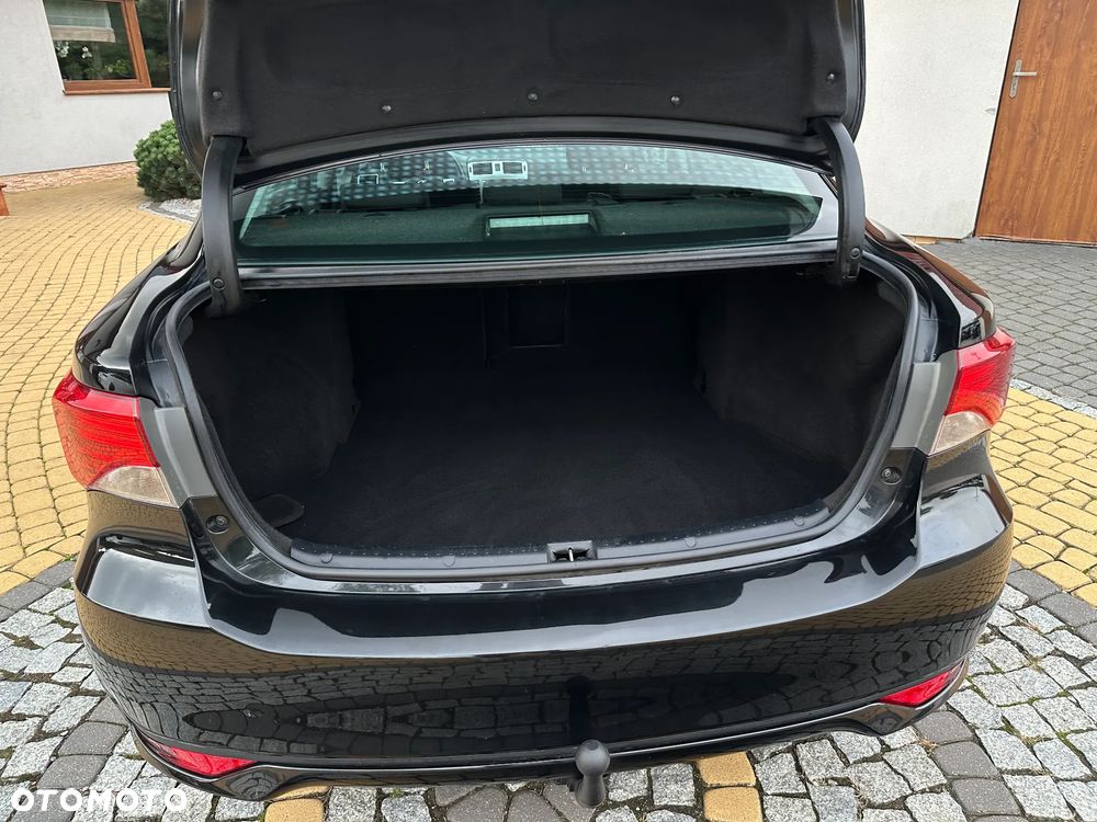 Toyota Avensis - 16
