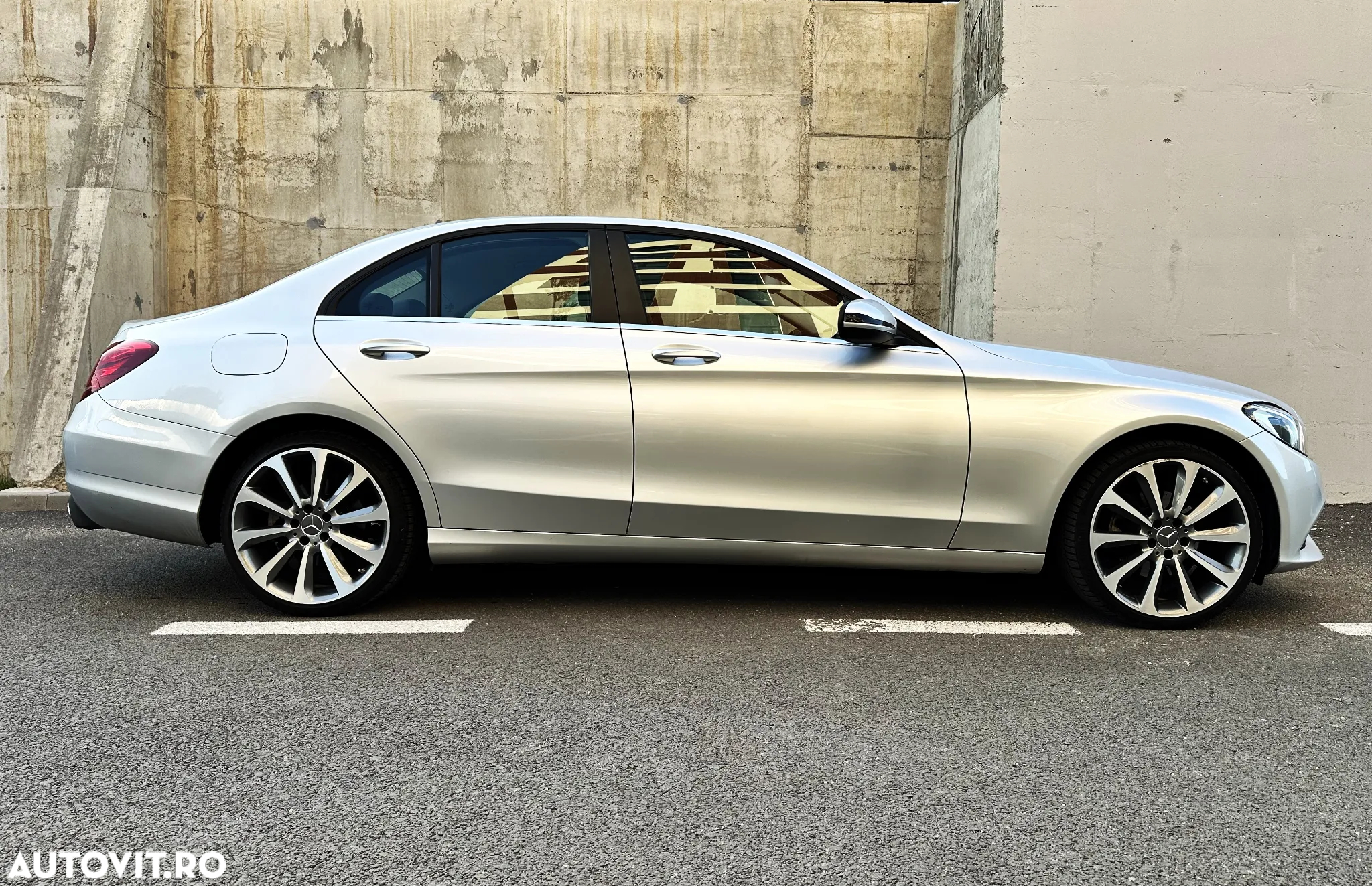Mercedes-Benz C 200 T 7G-TRONIC Exclusive - 24