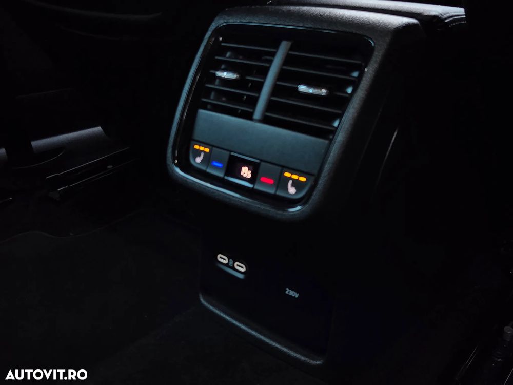 SKODA Octavia 2023 — imagine 14