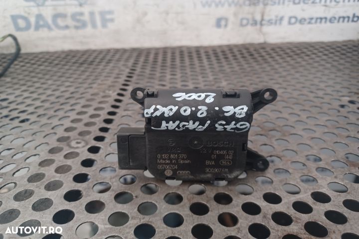 Motoras clapeta aeroterma stanga 0132801370 Volkswagen VW Passat B6  [din 2005 pana  2010] seria Se - 1