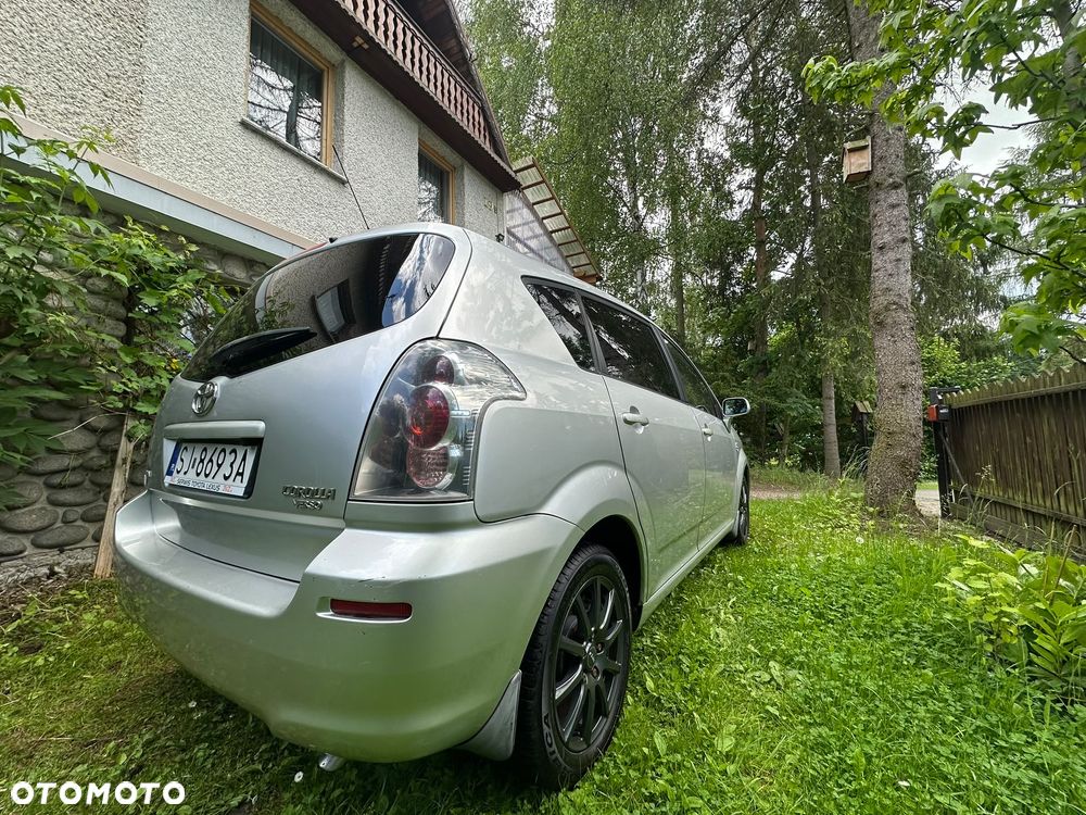 Toyota Corolla Verso - 4