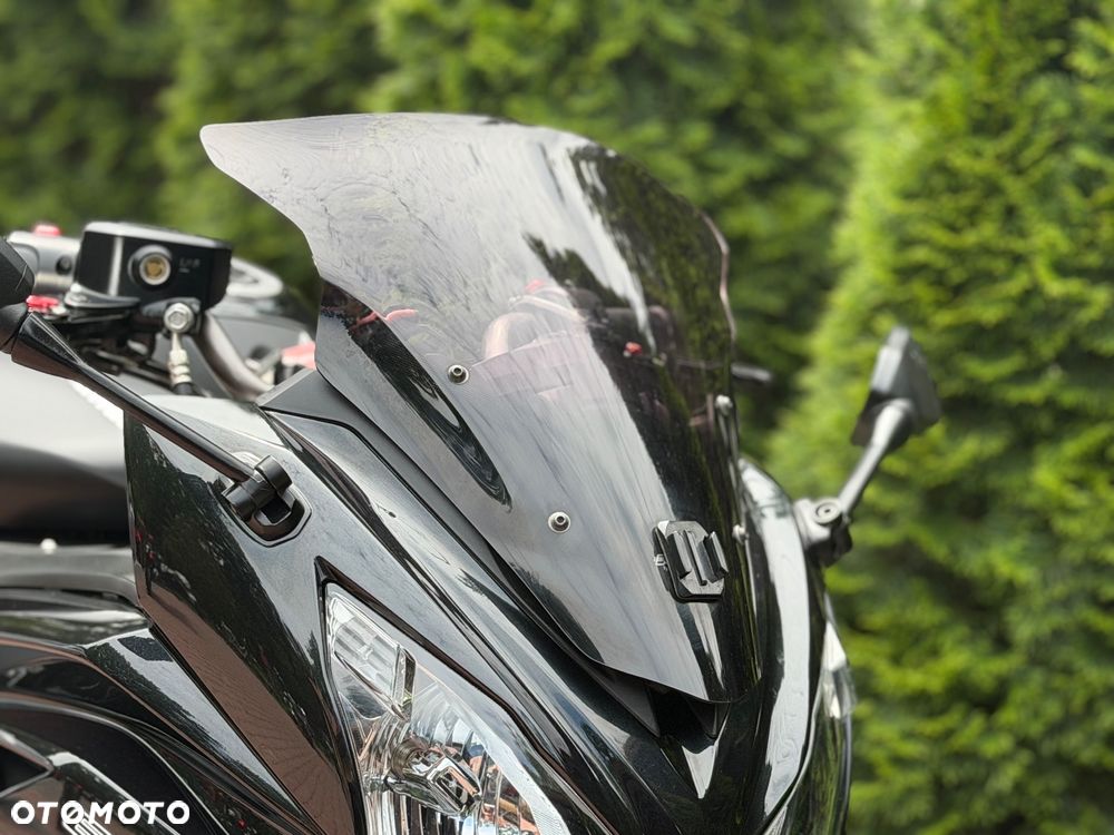 Kawasaki ER - 25