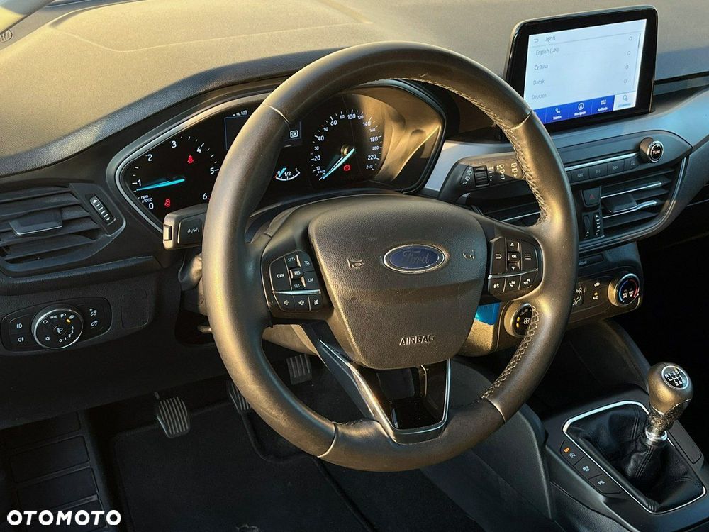 Ford Focus SW - 18