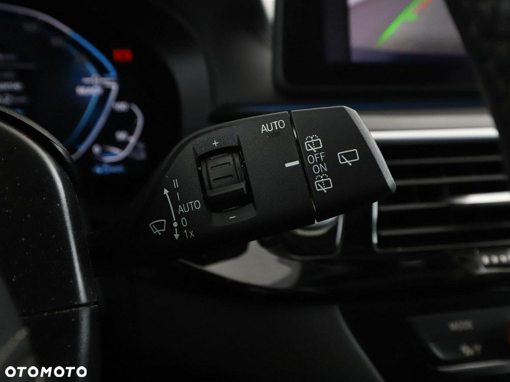 BMW Seria 5 520e Luxury Line - 35