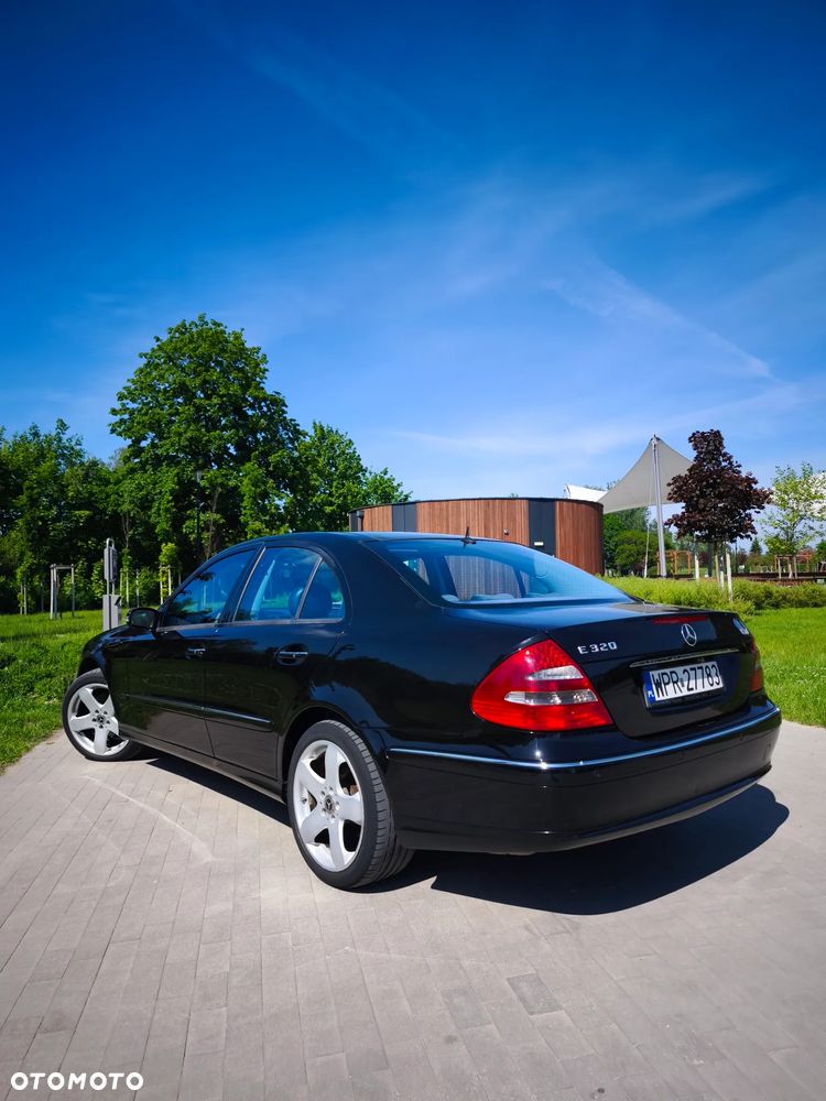 Mercedes-Benz Klasa E 320 CDI T Avantgarde - 9