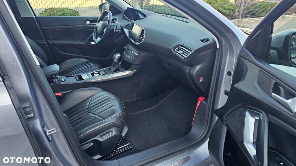 Peugeot 308 1.5 BlueHDi Allure Pack S&S EAT8 - 19
