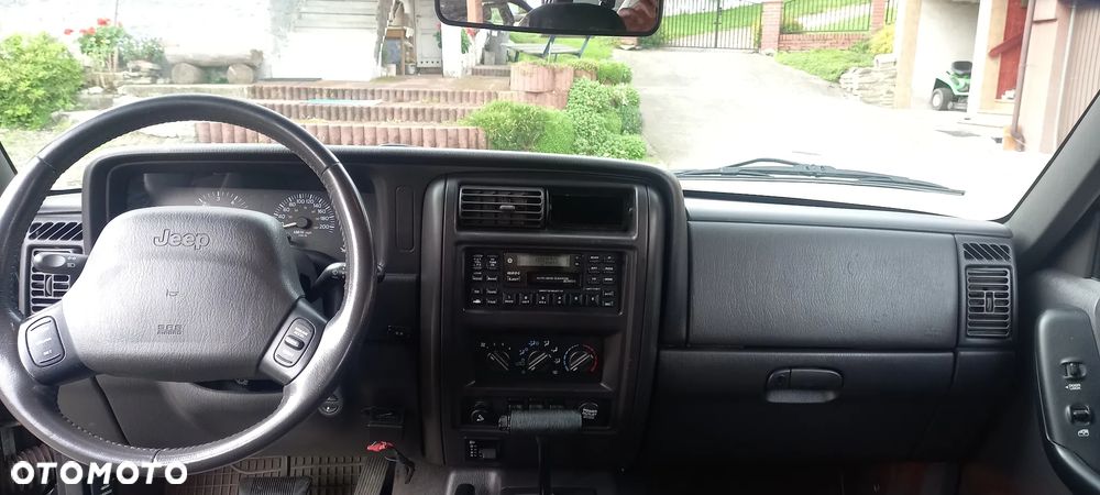 Jeep Cherokee 4.0 Limited - 9