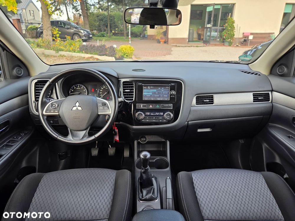 Mitsubishi Outlander - 15