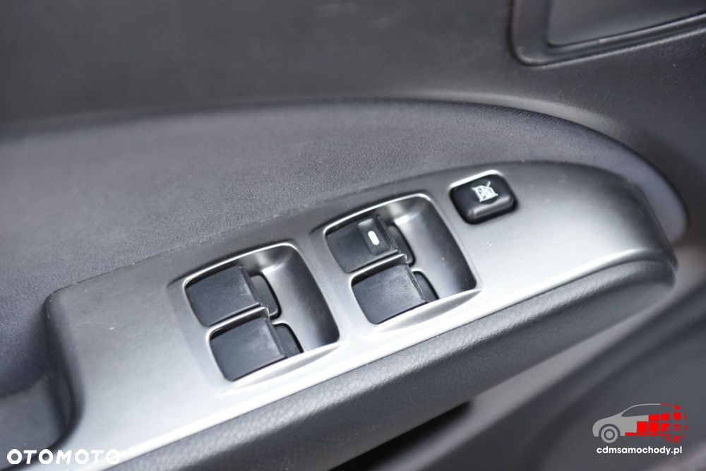 Mitsubishi Outlander - 13