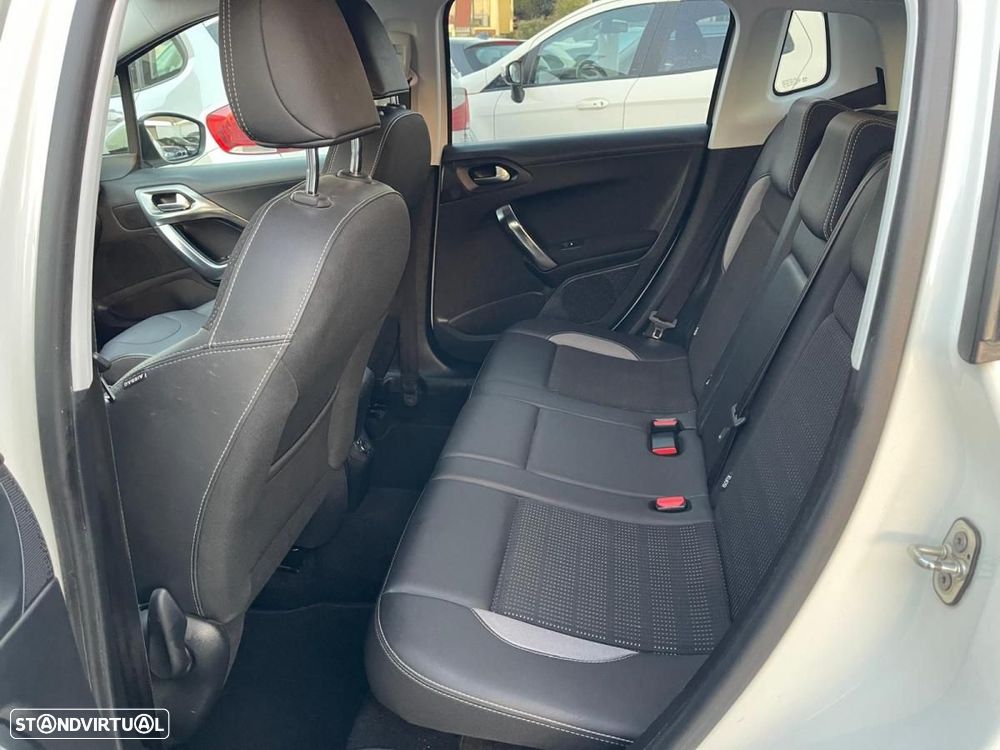 Peugeot 2008 1.6 BlueHDi Allure - 19