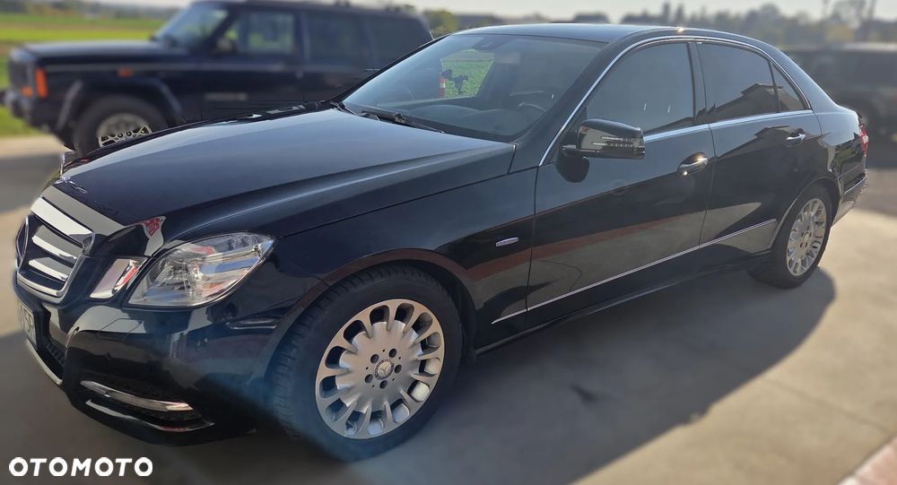 Mercedes-Benz E-Class 2011 photo 3