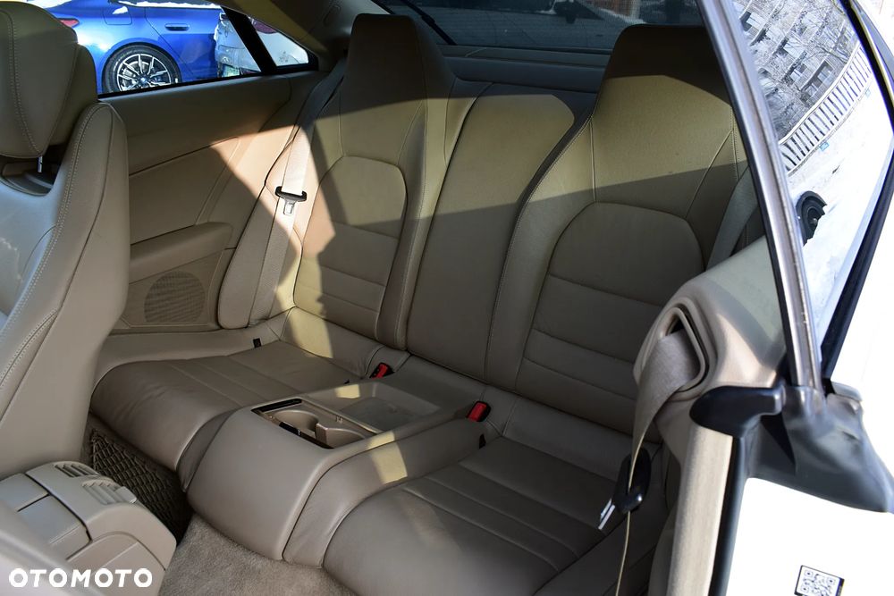 Mercedes-Benz Klasa E 350 4-Matic - 6