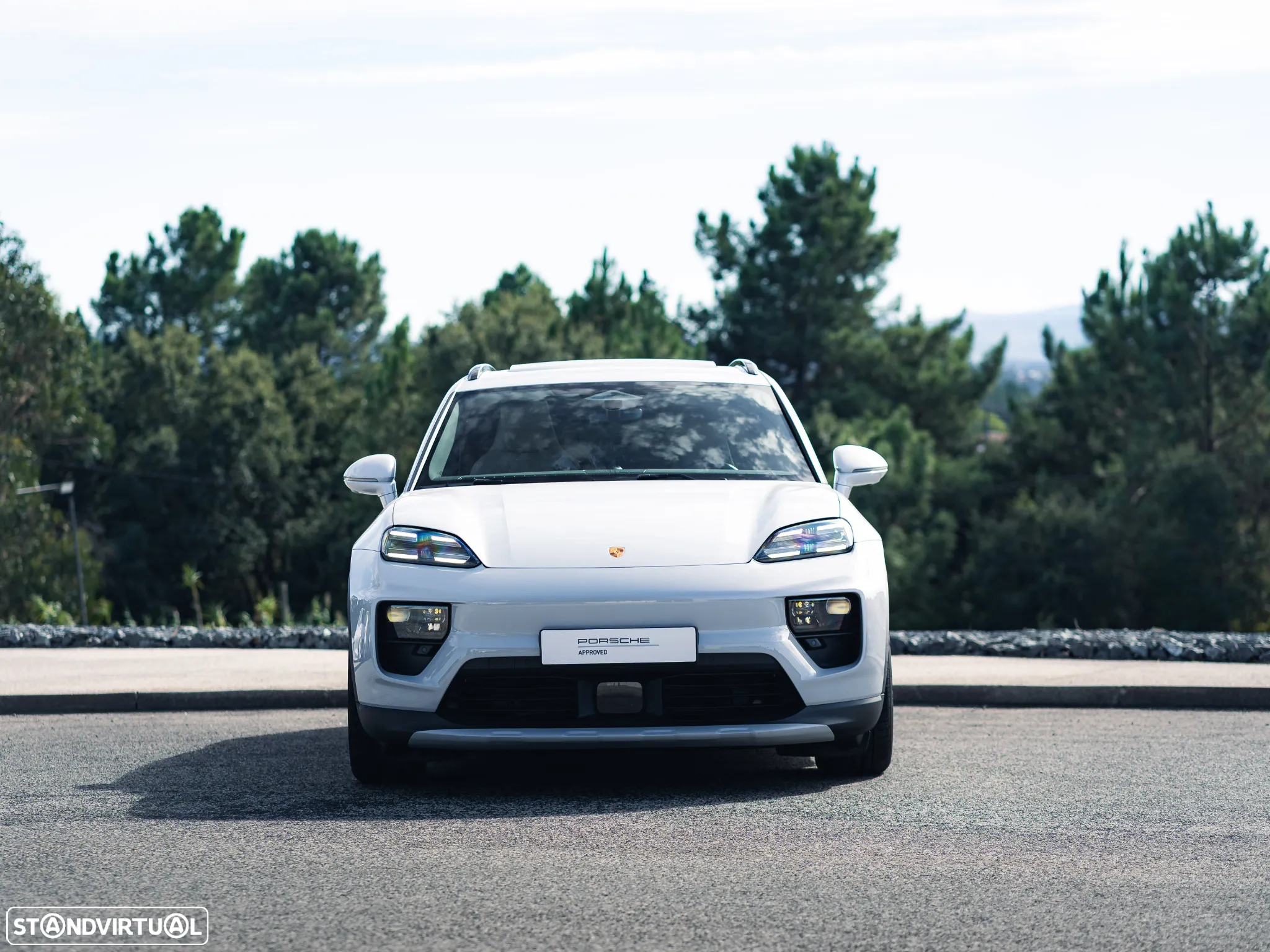Porsche Macan Electric 4 - 11