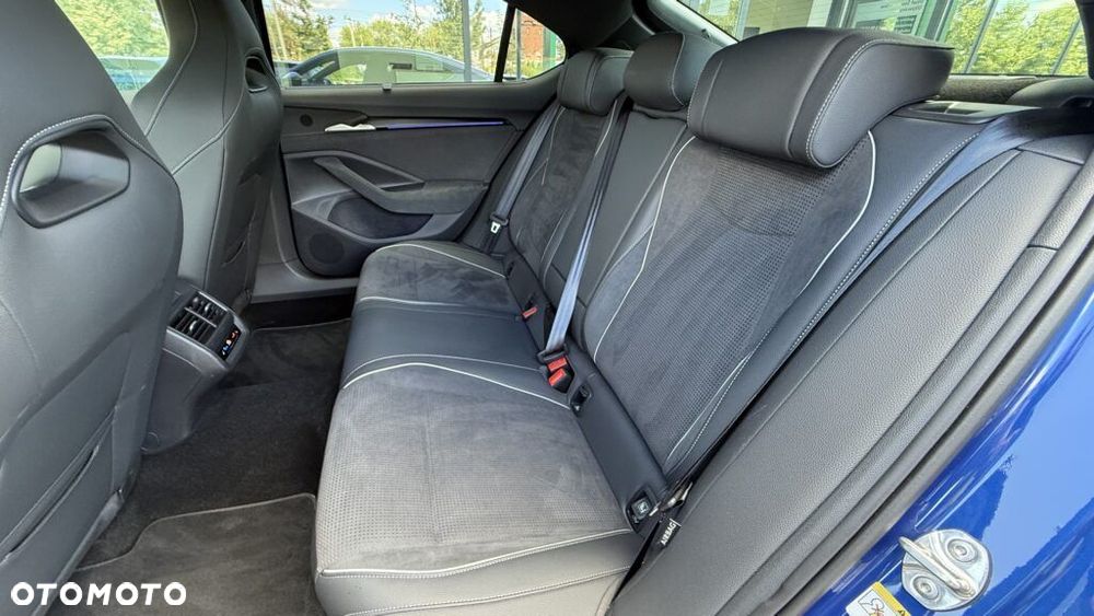 Skoda Superb 2.0 TSI Sportline DSG - 25