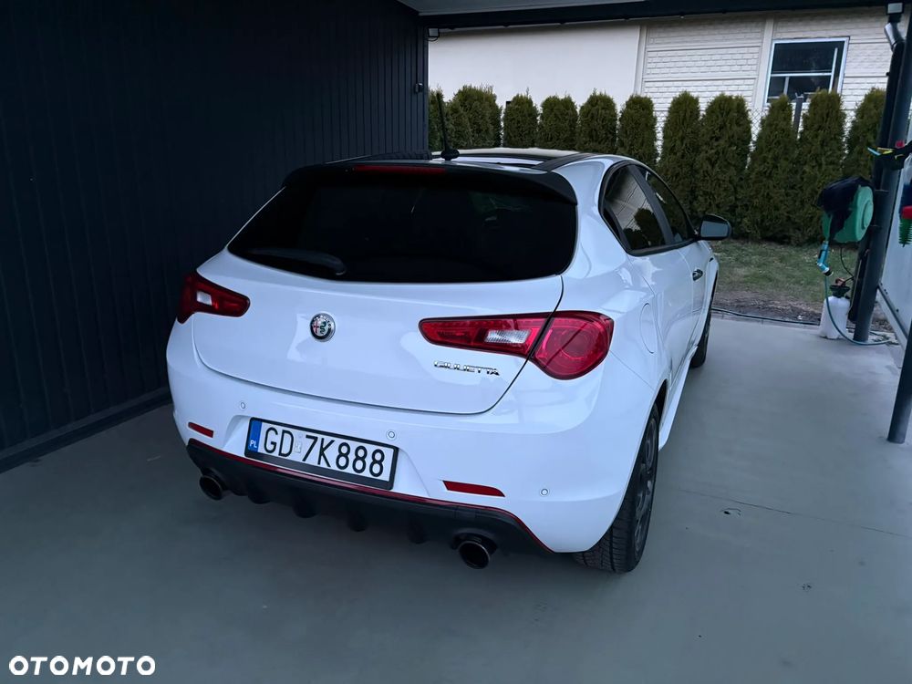 Alfa Romeo Giulietta 1750 TBi Veloce TCT - 2