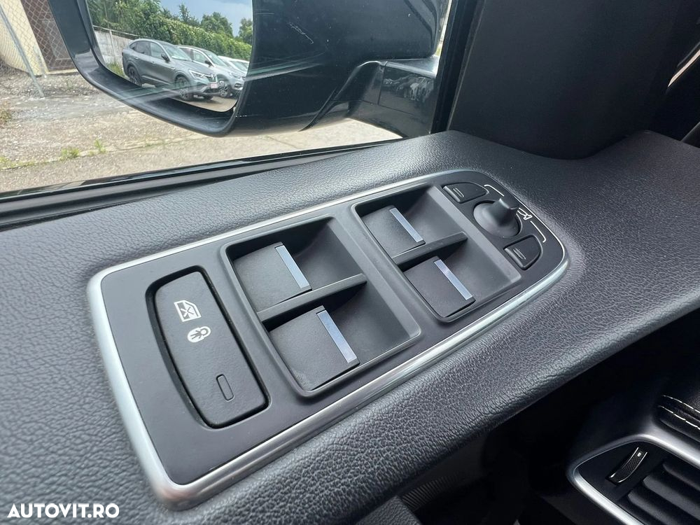 Jaguar F-Pace 20d AWD Aut. R-Sport - 12