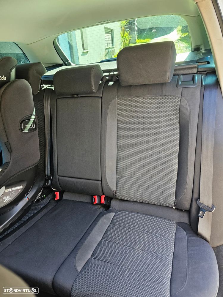 VW Golf Variant 1.6 TDi Confortline - 16