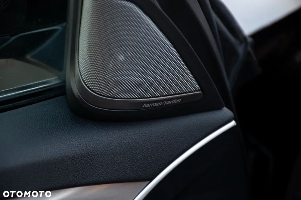 BMW Seria 5 520d - 25