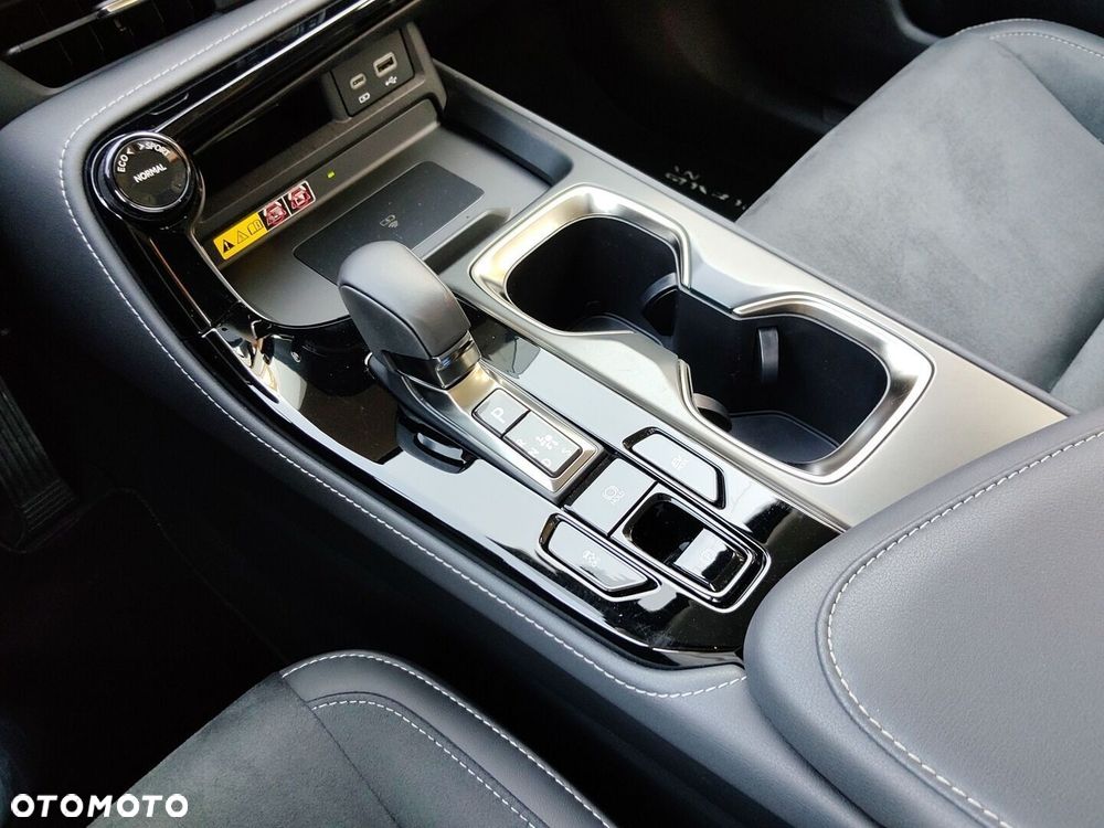 Lexus NX 350h Elegance 2WD - 24
