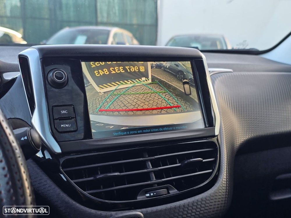 Peugeot 208 1.2 PureTech GT Line EAT6 - 18