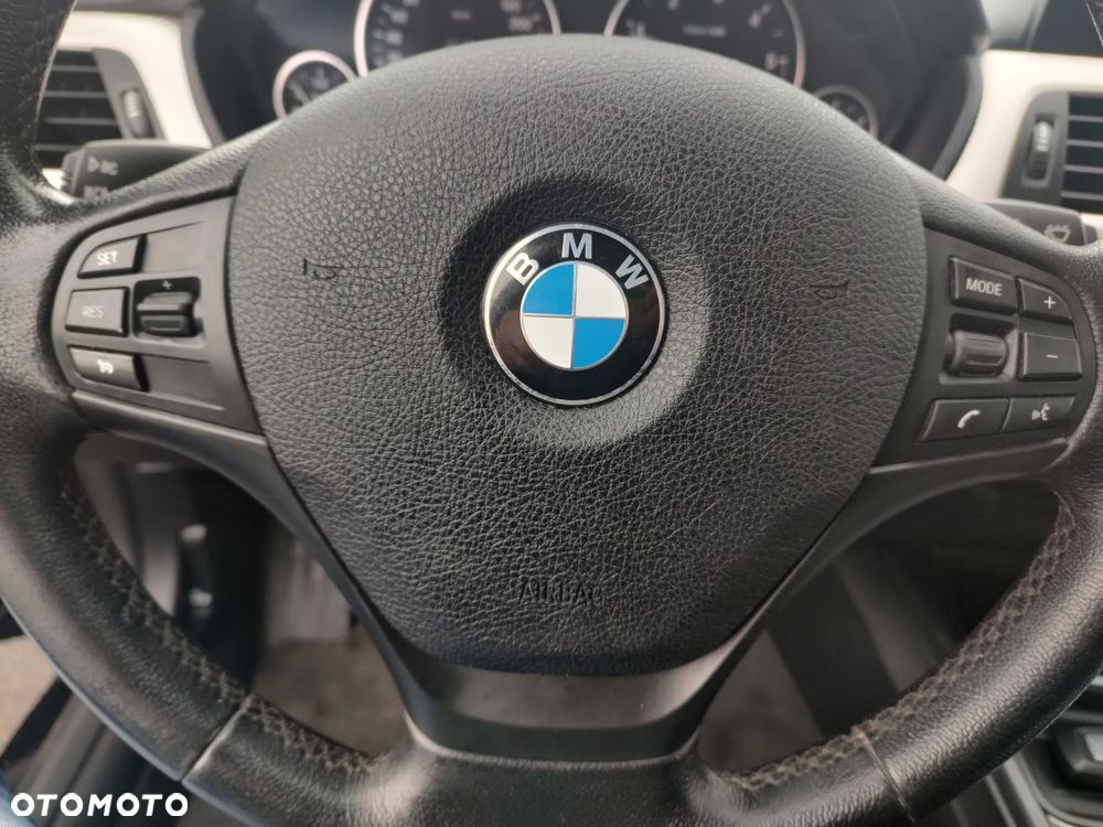 BMW Seria 3 318d Sport Line - 3