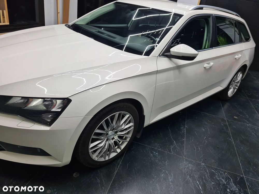 Skoda Superb 2.0 TDI DSG Sportline - 4