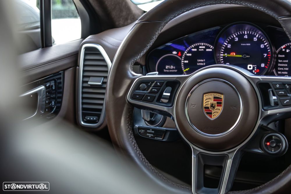 Porsche Cayenne Coupé E-Hybrid - 22