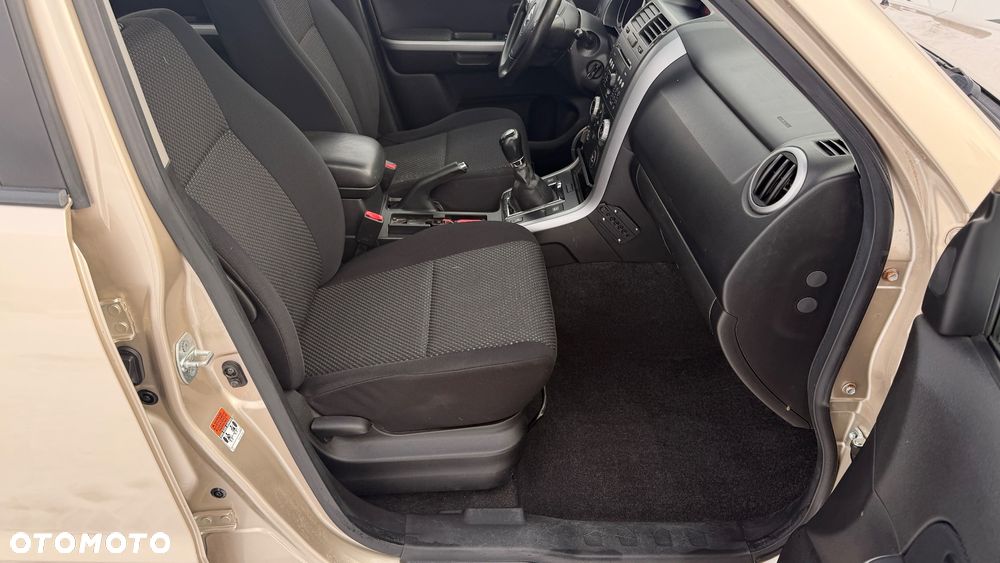 Suzuki Grand Vitara 1.9 DDiS Club - 16
