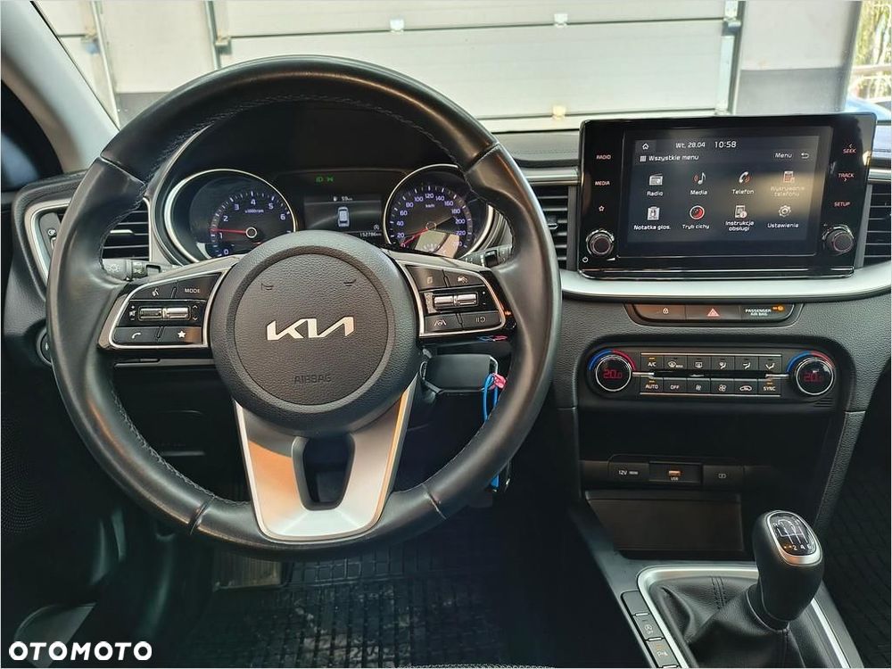 Kia Ceed 1.5 T-GDI M - 10