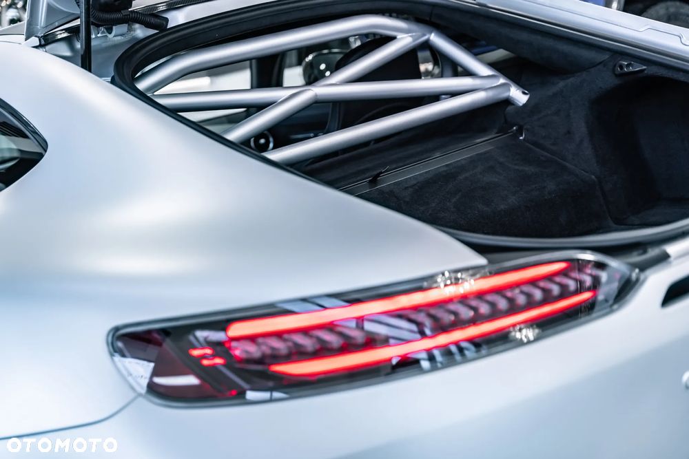Mercedes-Benz AMG GT R - 19
