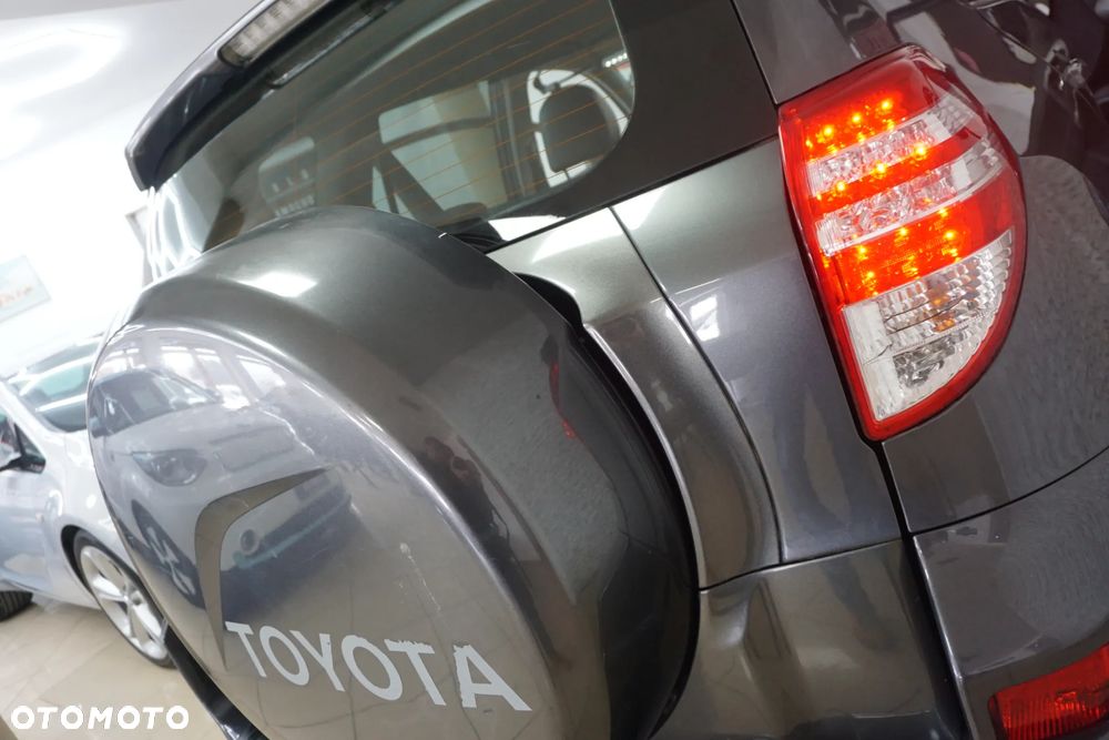 Toyota RAV4 2.2 D-4D 4x4 - 19