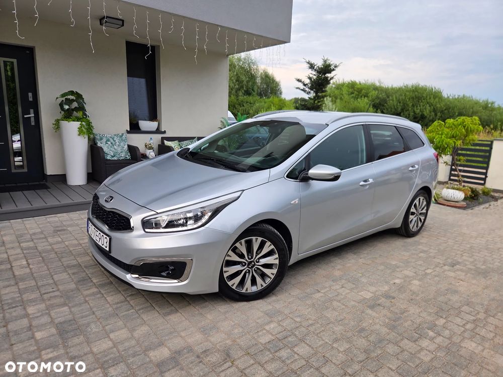 Kia Ceed 1.6 CRDi 136 DCT ISG Platinum Edition - 2