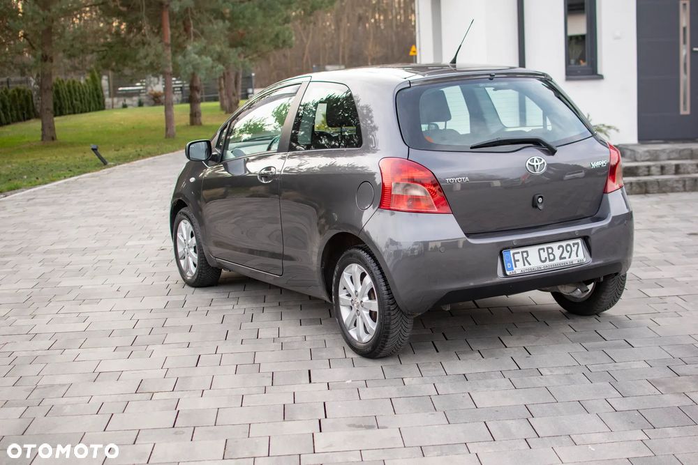 Toyota Yaris - 3
