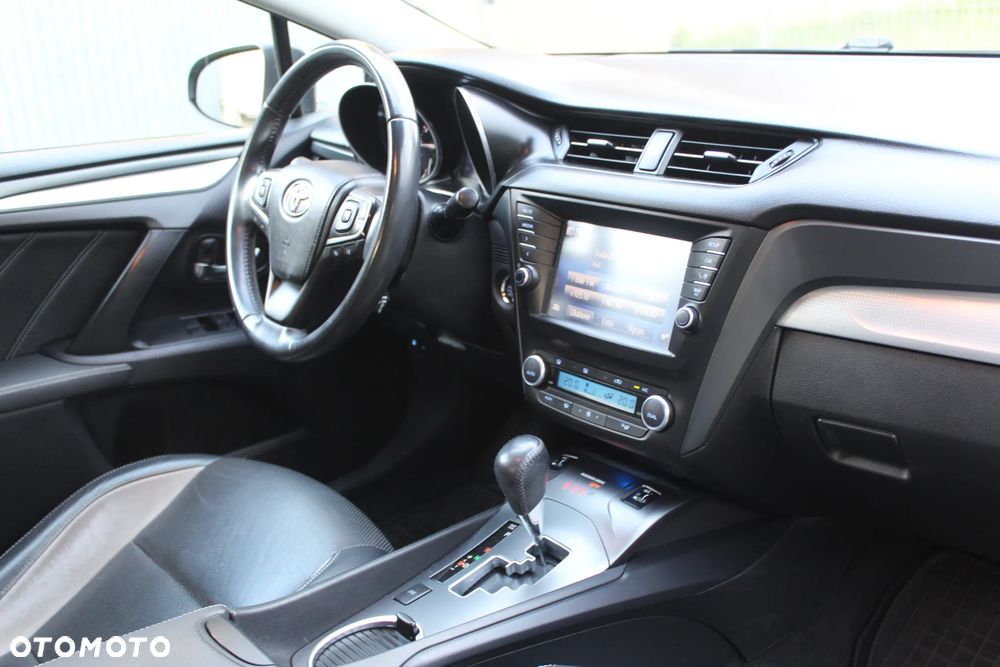 Toyota Avensis 1.8 Prestige MS - 17