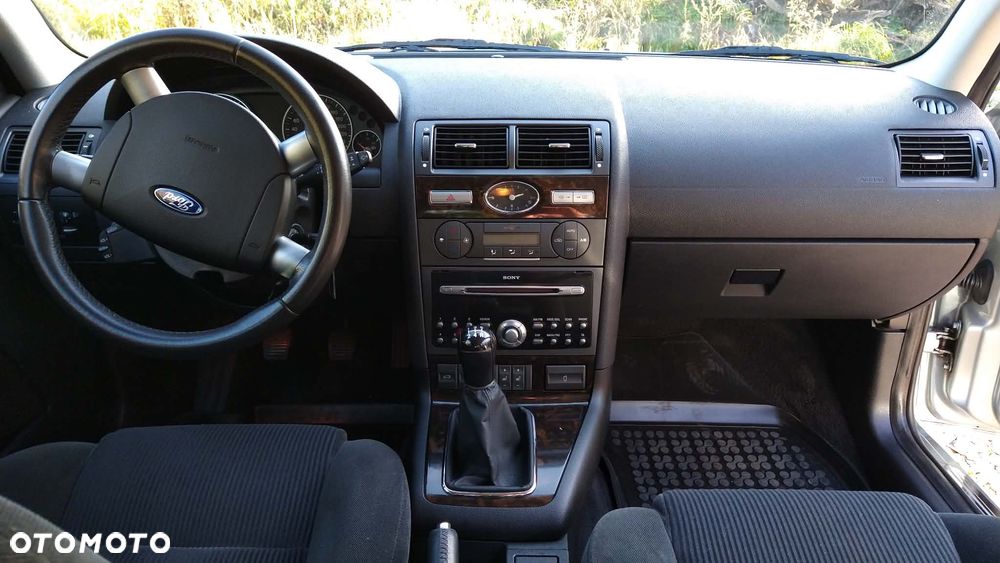 Ford Mondeo 1.8 Ghia - 7