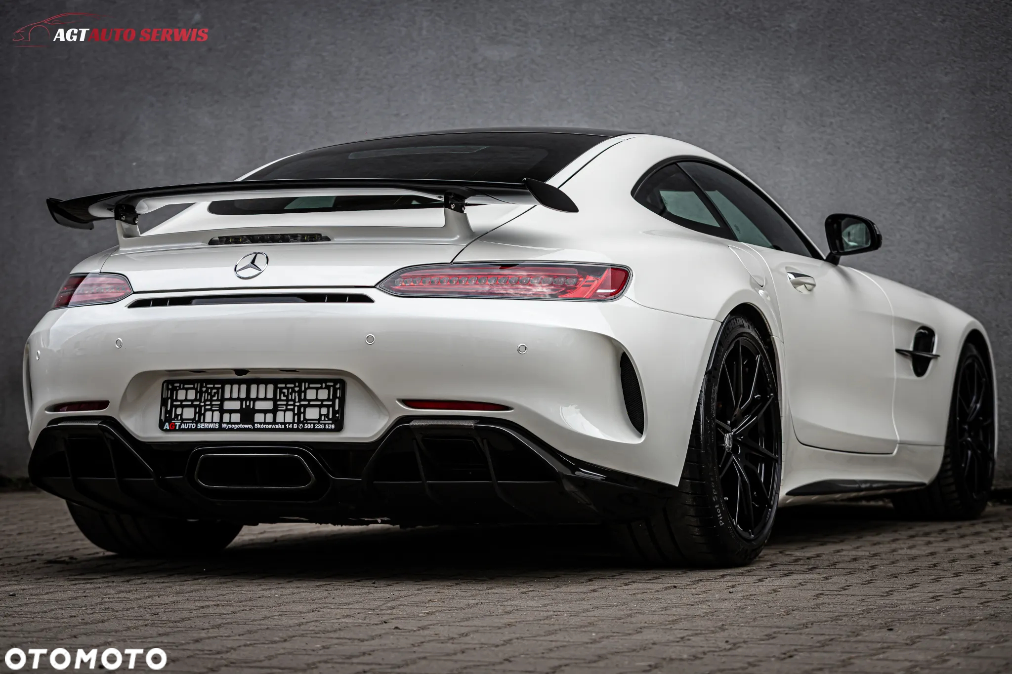Mercedes-Benz AMG GT R - 11