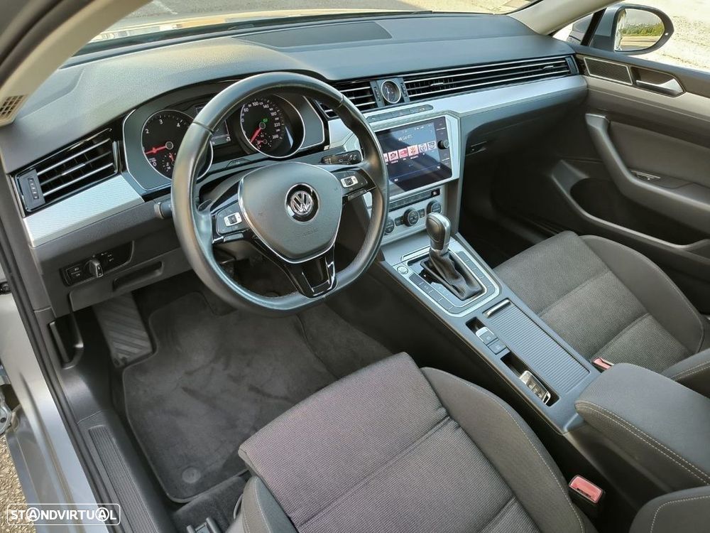 VW Passat 2.0 TDI Business P.DSG - 21