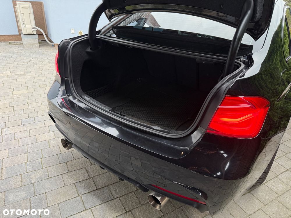 BMW Seria 3 330i Edition M Sport Shadow - 27