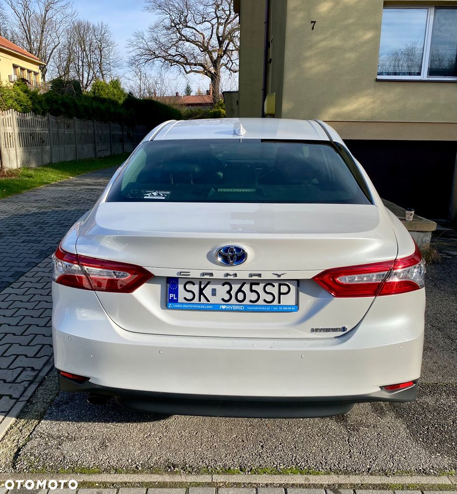 Toyota Camry 2.5 Hybrid Executive CVT - 2