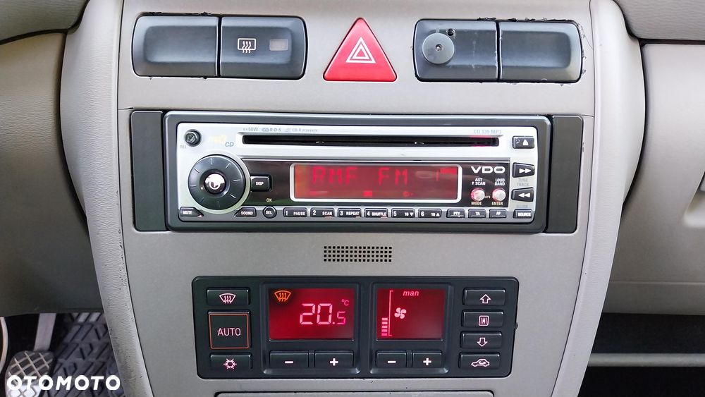 Audi A3 3-drzwiowe 1.6 Ambiente - 15
