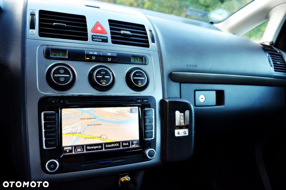 Volkswagen Touran 2.0 TDI DSG United - 11