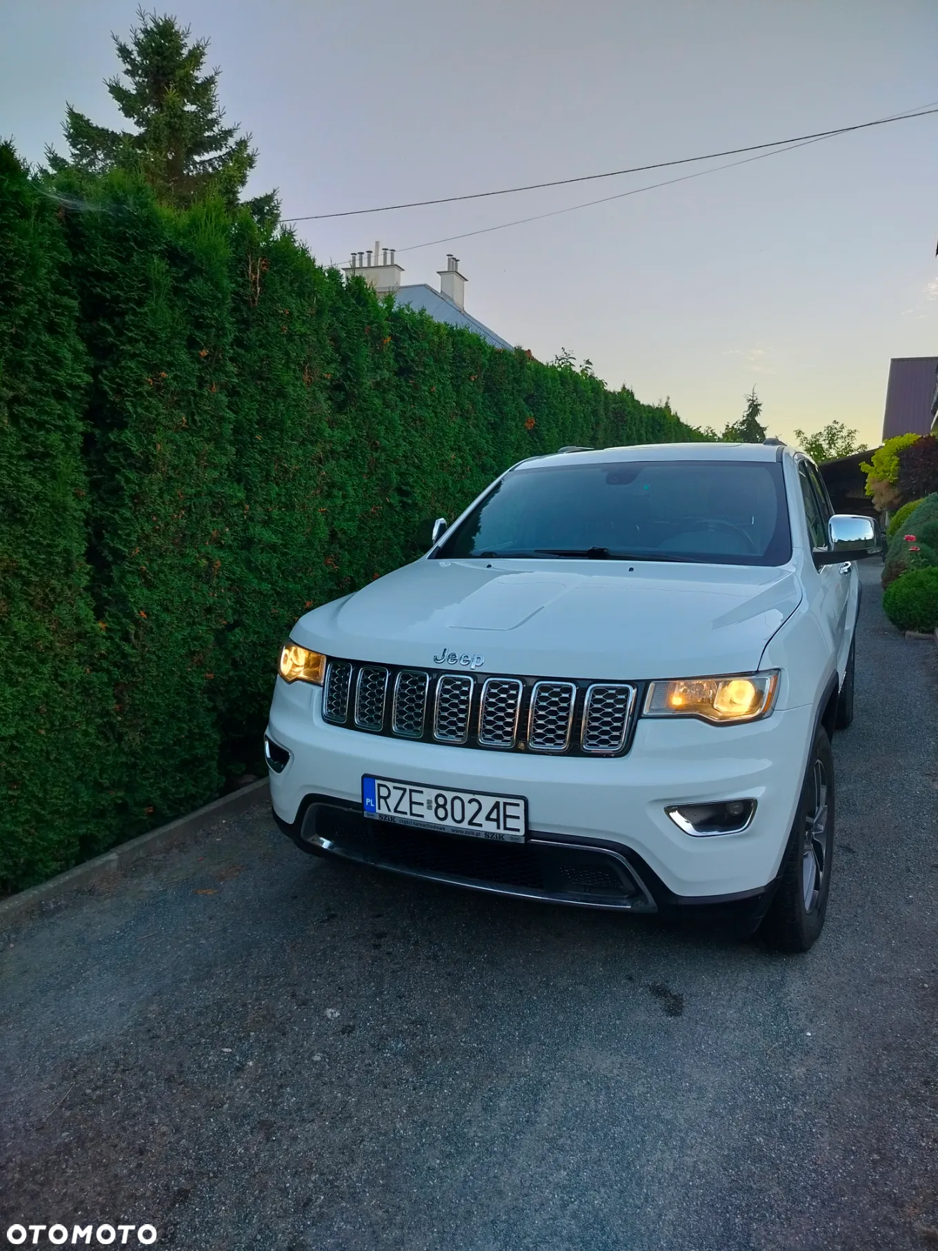 Jeep Grand Cherokee - 18