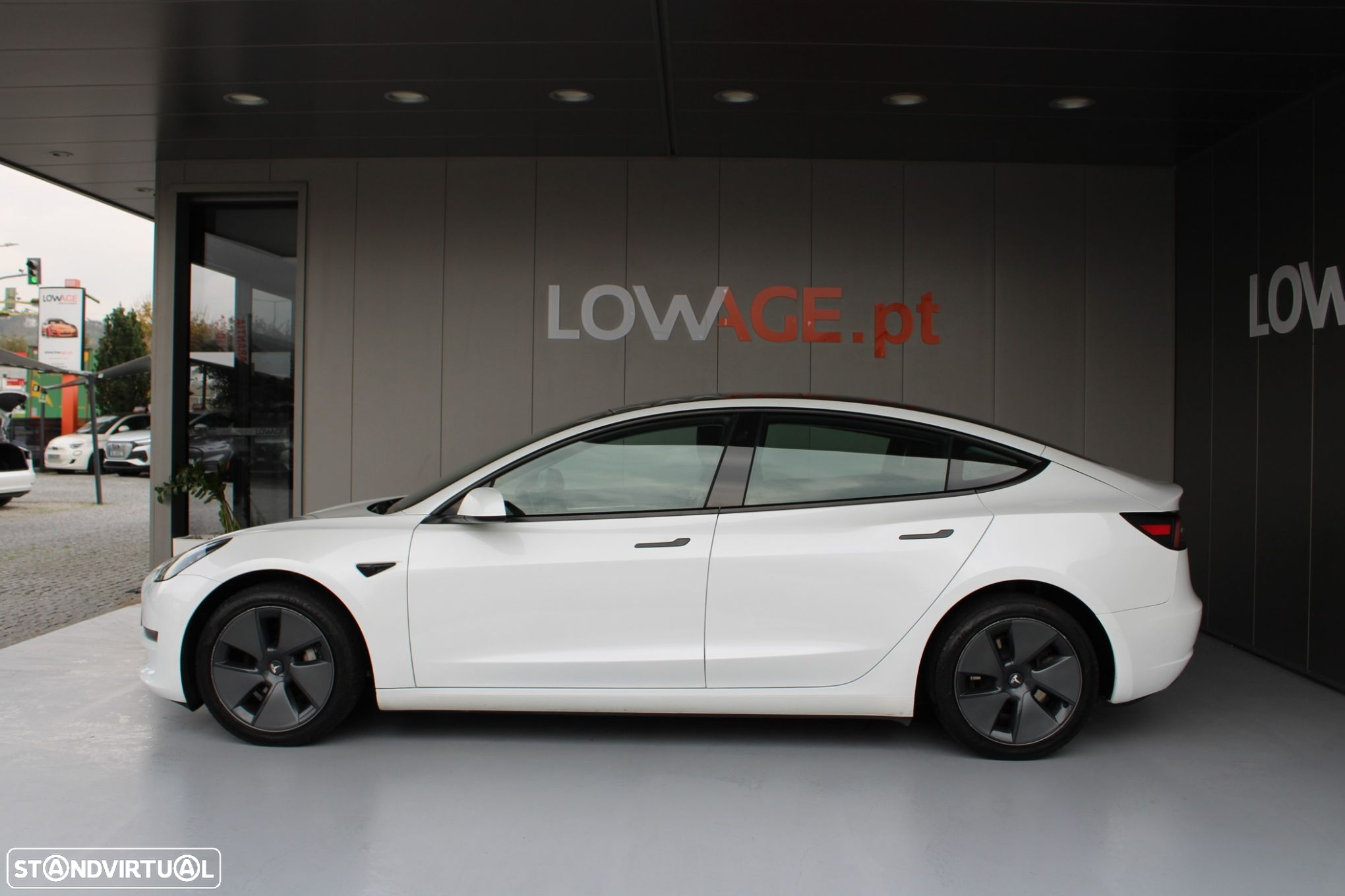 Tesla Model 3 Standard Range Plus RWD - 18