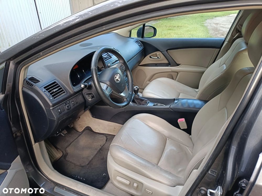 Toyota Avensis 2.0 D-4D Premium - 19