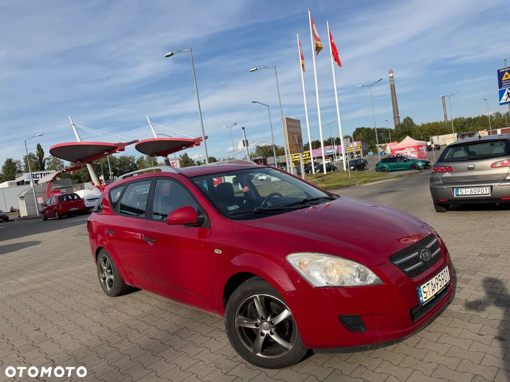 Kia Ceed 2009 photo 2