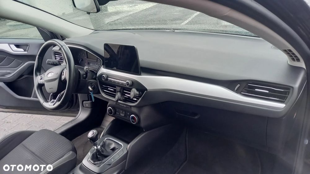 Ford Focus 1.0 EcoBoost Trend - 10