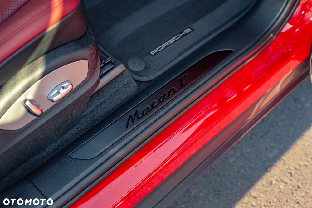 Porsche Macan T - 30