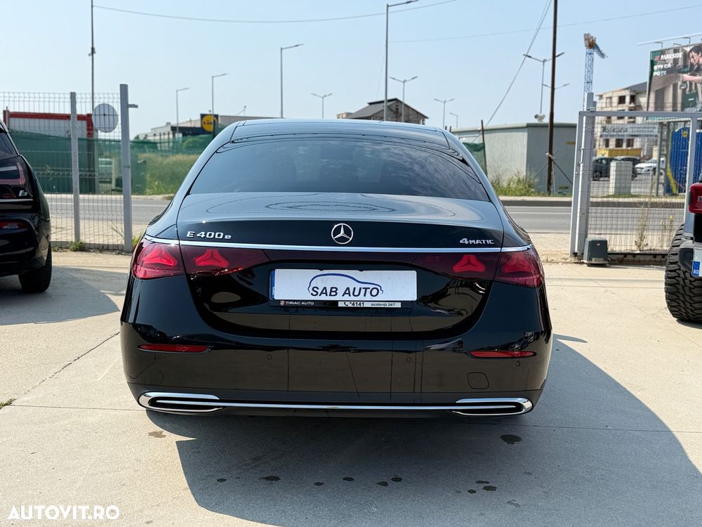 Mercedes-Benz E 400e 4Matic 9G-TRONIC - 30