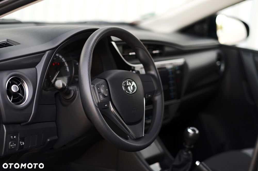 Toyota Auris 1.33 Dual-VVT-i Cool - 13
