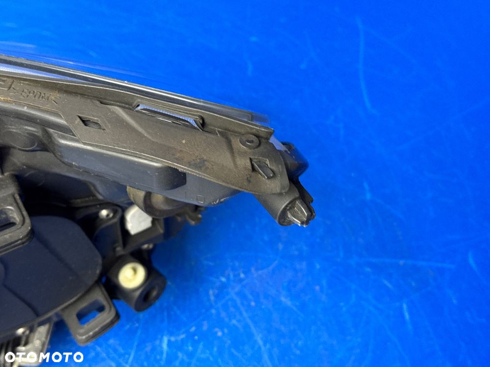 Prawy BI XENON VOLVO S60 V60 SKRĘTNA EUROPA BDB VALEO KOMPLETNA - 9